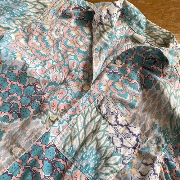Abstract Patterned Button-Up Shirt - Picture 2 of 8